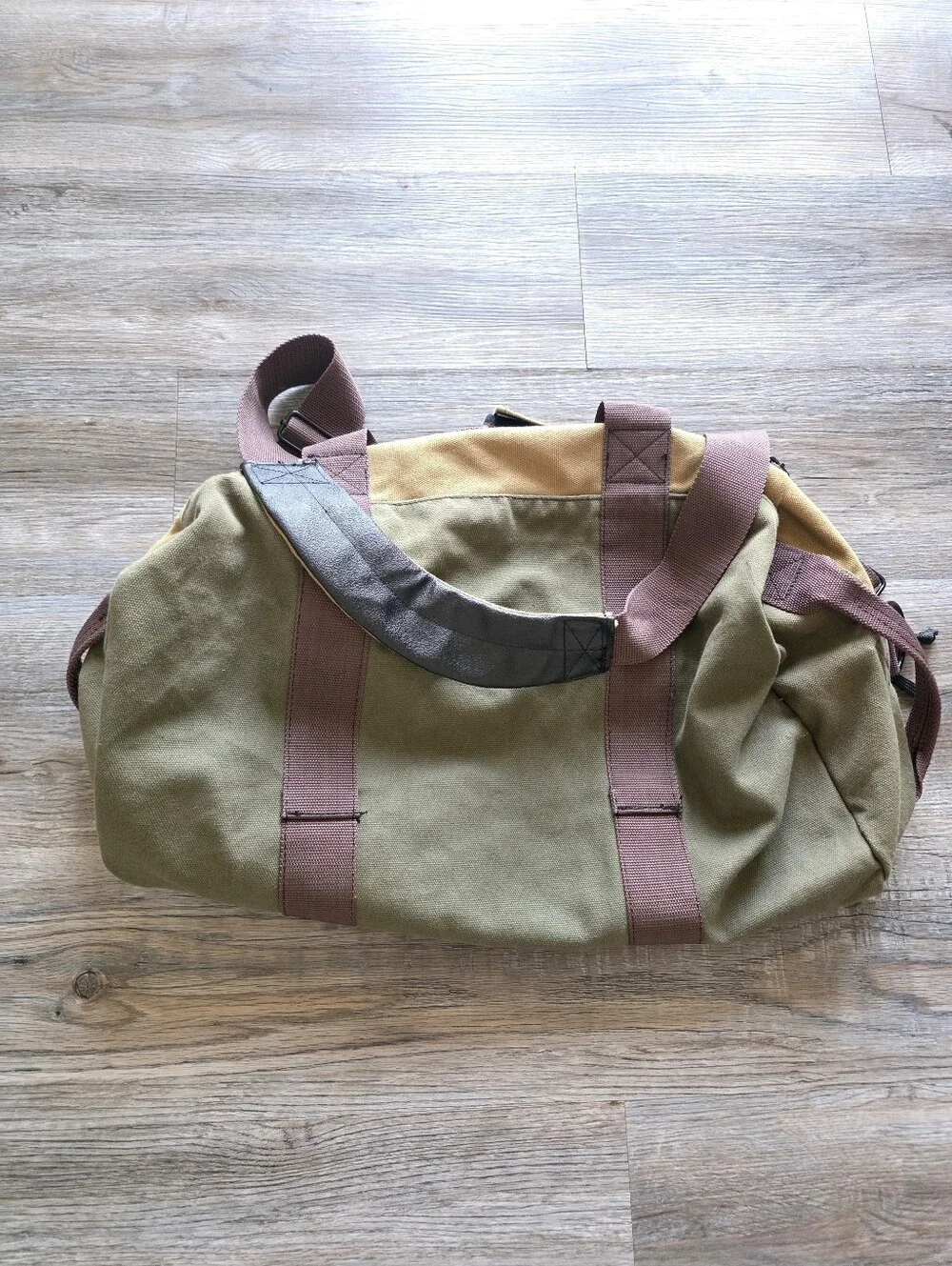 Cabela's Men's Two-Tone Canvas Duffel Bag in Tan/Olive